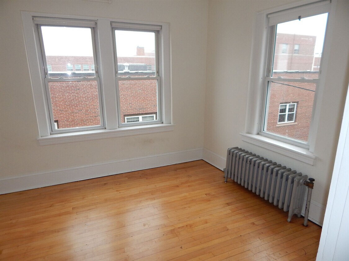Primary Photo - 23 West St
