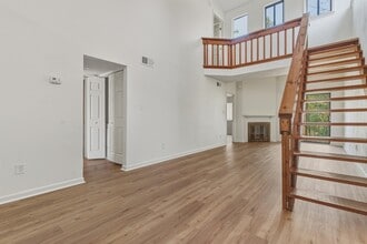 Building Photo - 2900 Woodrich Dr