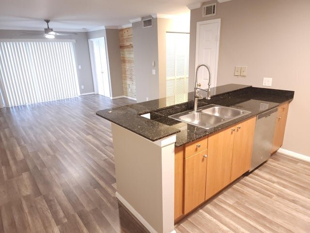 Foto del edificio - 1740 Palm Cove Blvd