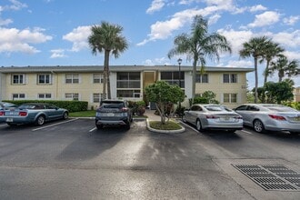 Building Photo - 993 Sonesta Ave NE