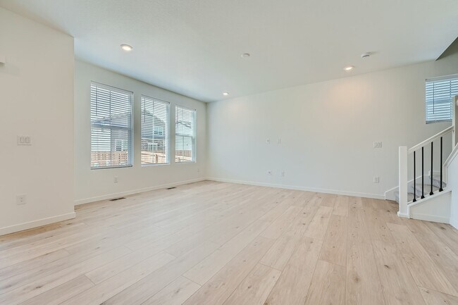 Foto del edificio - 24344 E Walsh Ave