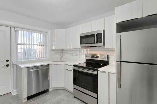 Foto del edificio - 7634 N Eastlake Terrace