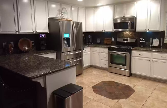 Kitchen - 44109 27th St W