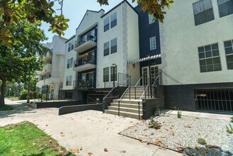 Building Photo - 1945 Glendon Ave