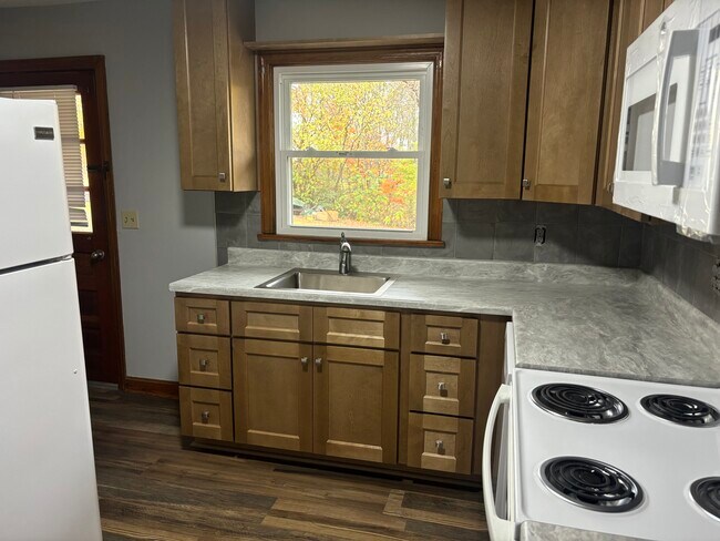 Foto del edificio - 208 Ricker Ave