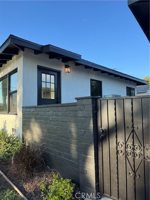 Foto del edificio - 8966 Gunn Ave