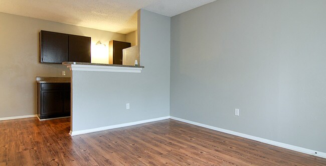 Foto del edificio - 902 N Oak St