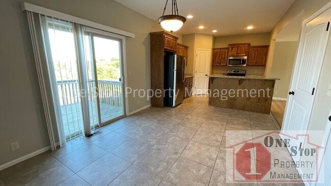 Foto del edificio - Gorgeous 4 bedroom, 2.5 bath home in Raymore!
