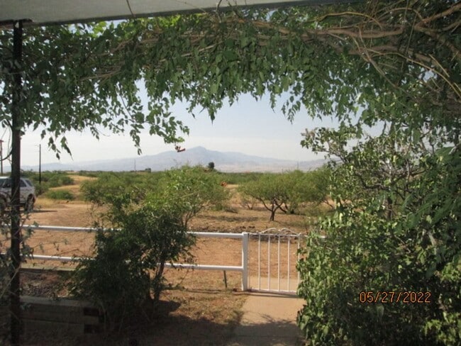 Building Photo - Peaceful Setting in J-Six