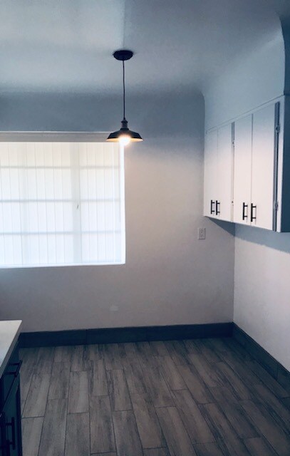 Building Photo - 1401 W Clarendon Ave