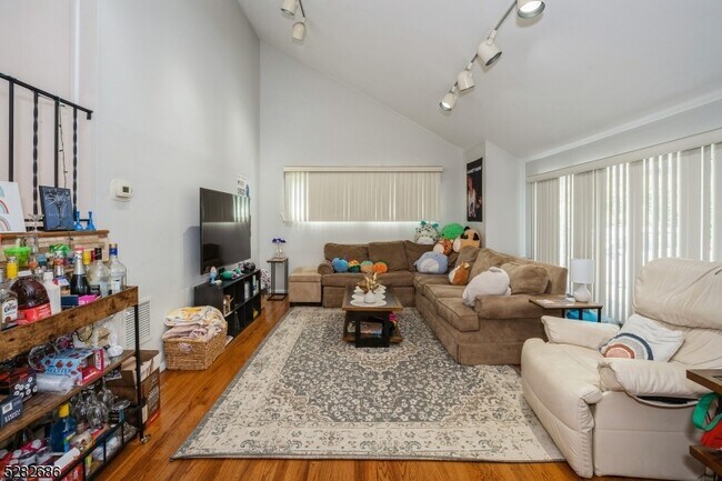 Building Photo - 106 Parsippany Rd