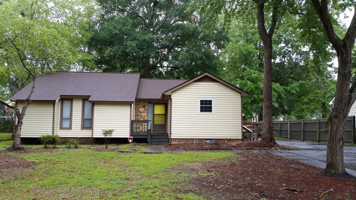 Primary Photo - 1705 Old Barn Road