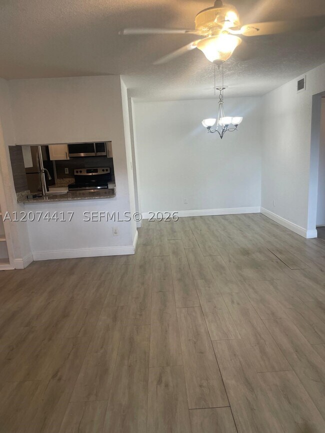 Foto del edificio - 927 Riverside Dr