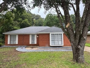 Building Photo - 205 Townsend Dr