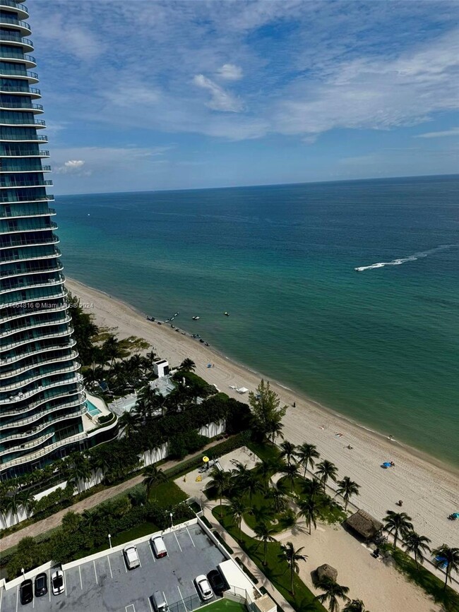 Foto del edificio - 19333 Collins Ave