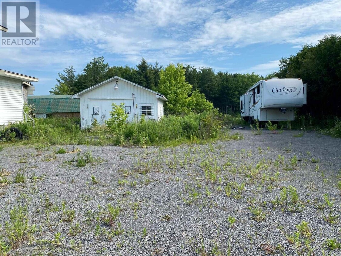 Building Photo - 4075 Navan Rd