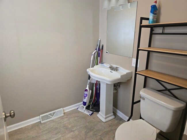 Foto del edificio - 633 Bessemer Ave