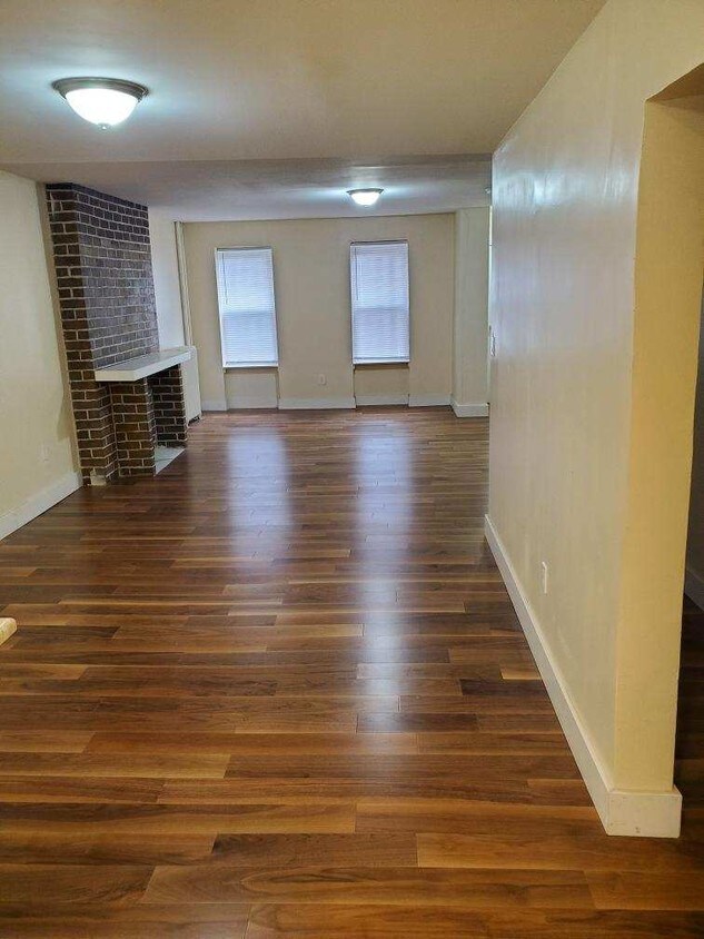 Primary Photo - 325 Hancock St