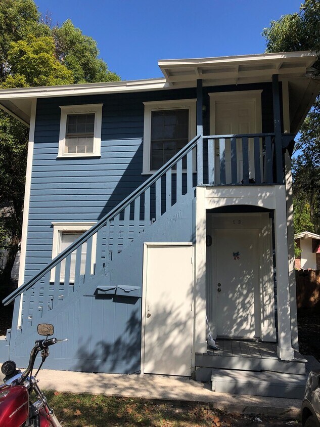 Historic One Bedroom Apartment with Den Ne... House Rental in