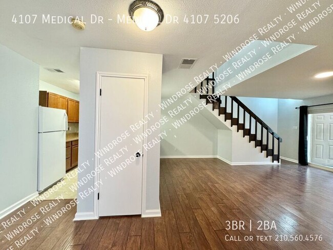 Foto del edificio - 3 Bedroom 2 Bath Condo in Medical Center!