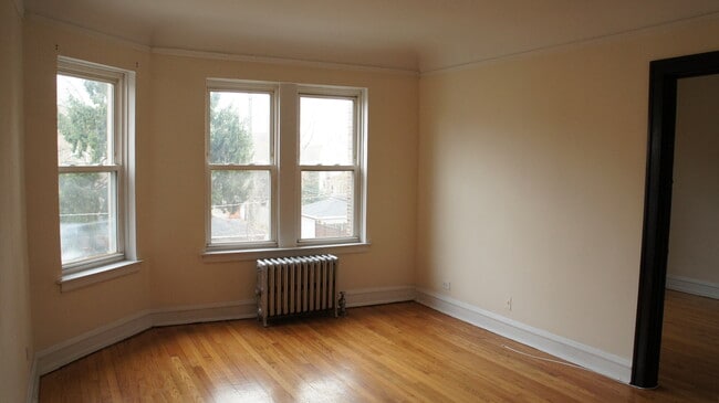 Building Photo - 2948 N Albany Ave
