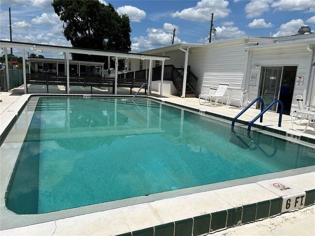 Building Photo - 819 Mary St