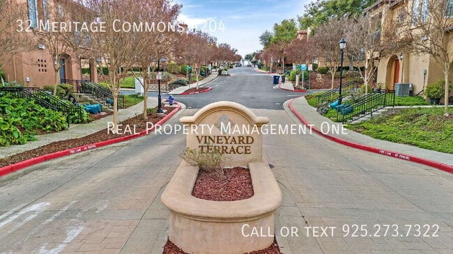 Building Photo - 32 Meritage Common