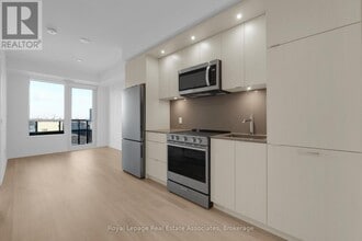 Building Photo - 60 Central Park Roadway