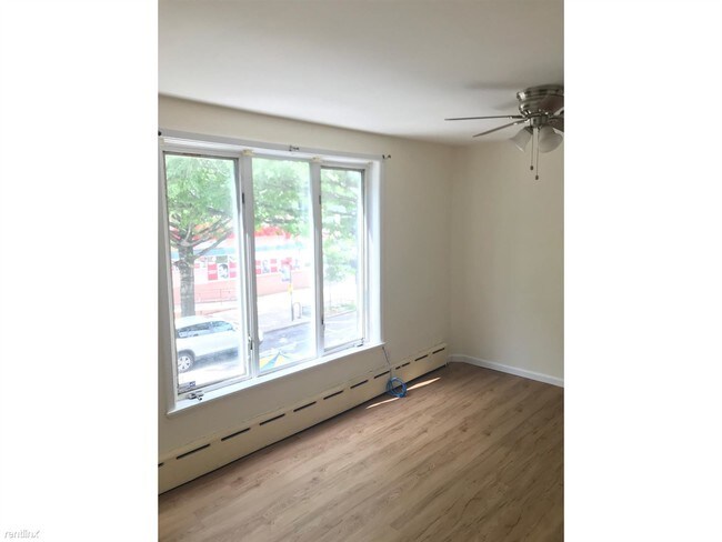 Building Photo - 3 br, 1 bath  - 1420 Newkirk Ave