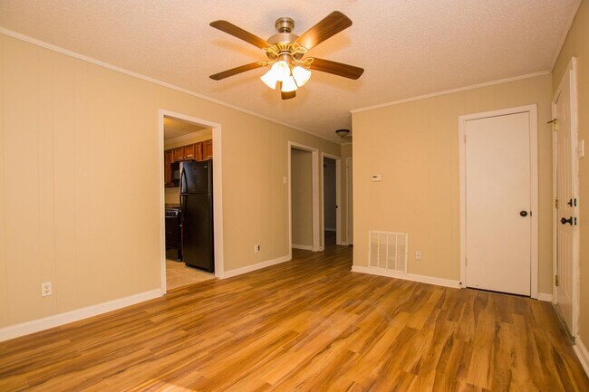 Foto del edificio - 4620 Prospect