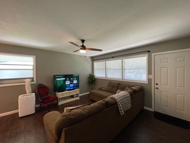 Foto del edificio - Modernized 3 Bedroom