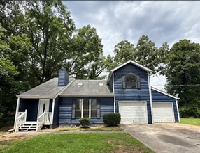 Building Photo - 427 Chanterelle Dr