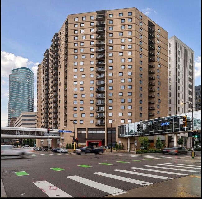 Foto del edificio - 121 Washington Ave S