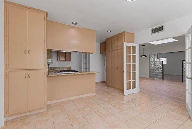 Foto del edificio - 9541 Debra Ave