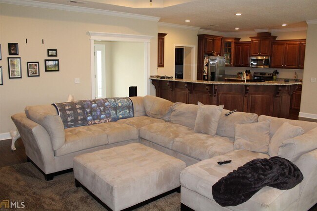 Building Photo - 78 Spyglass