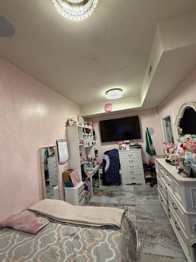 Foto del edificio - 6712 N Clark St