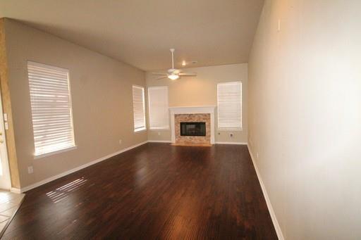 Building Photo - 2041 Camelot Dr
