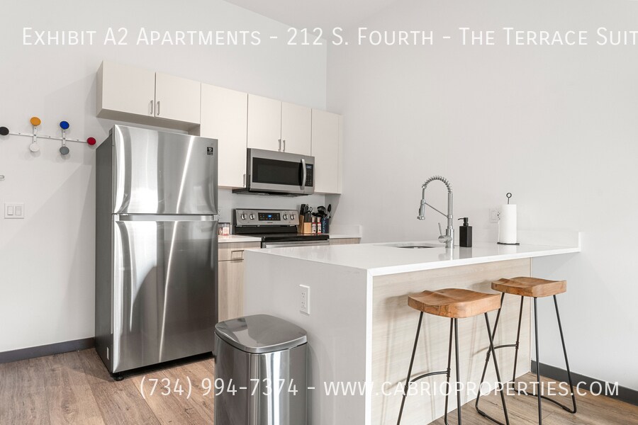 Building Photo - Exhibit A2 Apartments - 212 S. Fourth -The Terrace Suite - 1 Bed/1 Bath