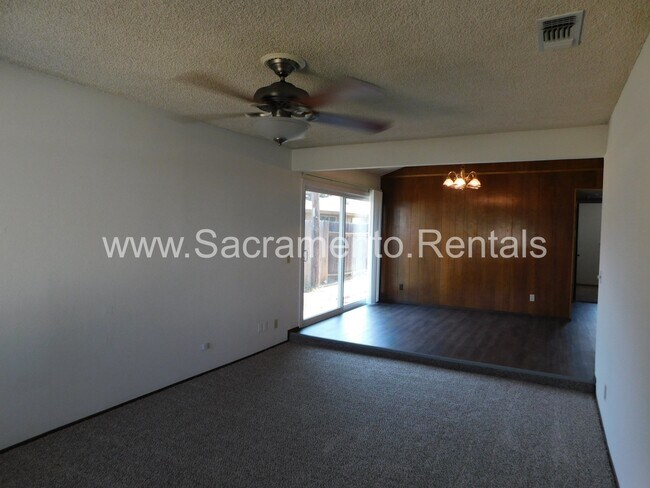 Foto del edificio - Orangevale 2bd/1ba Duplex with Garage