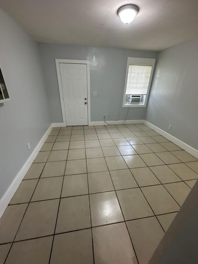 Photo - 2540/2542 Moncrief Rd Apartment