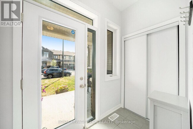 Building Photo - 626 Allied Mews