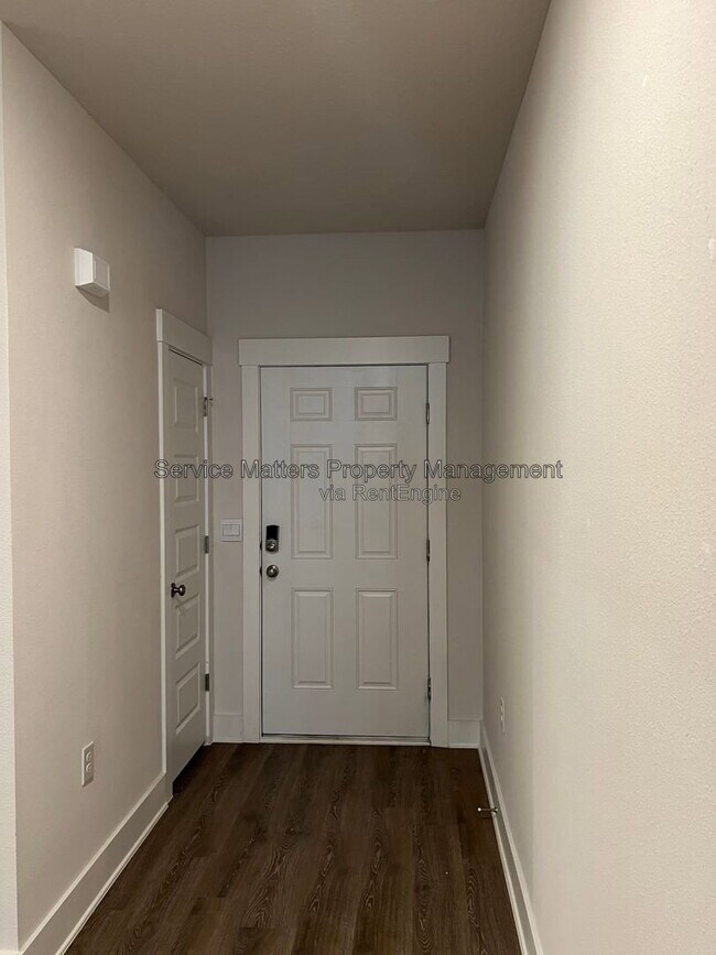 Foto del edificio - 5781 Danbury Blvd