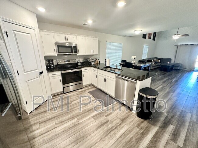 Foto del edificio - 409 Eclipse Ln