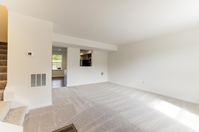 Building Photo - 47 Orch Grn Dr