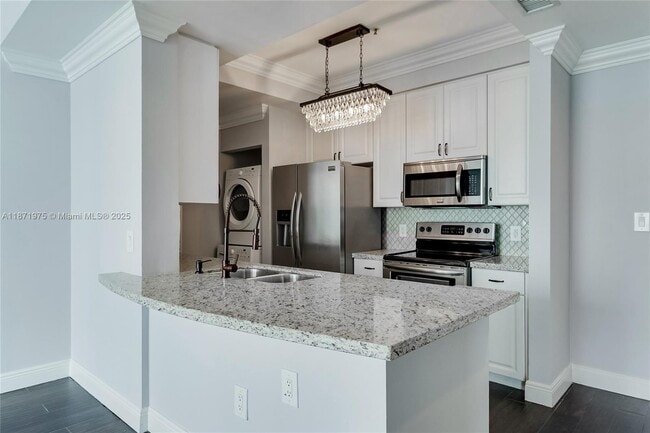 Building Photo - 1155 Brickell Bay Dr