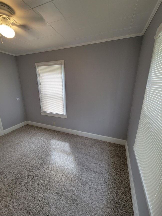 Building Photo - Great 3 bed 1 bath home coming in August!