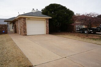 Building Photo - 6302 York Dr