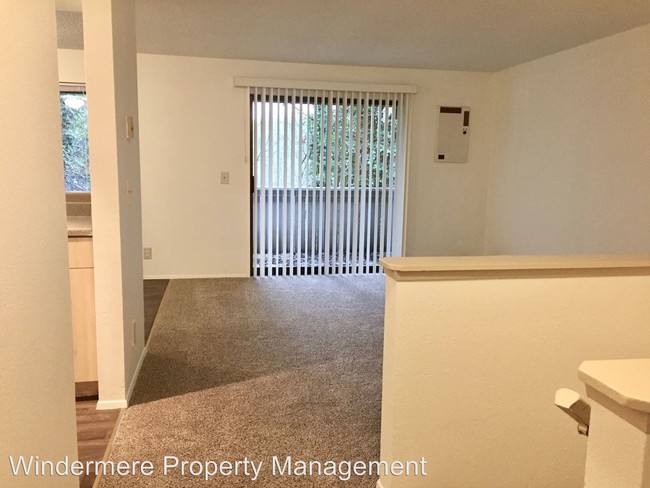 Building Photo - 49 NE Torval Canyon Rd