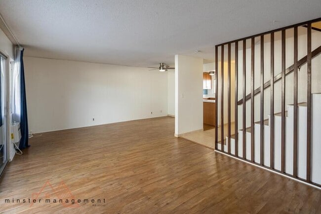 Building Photo - 4280 Salt Lake Blvd