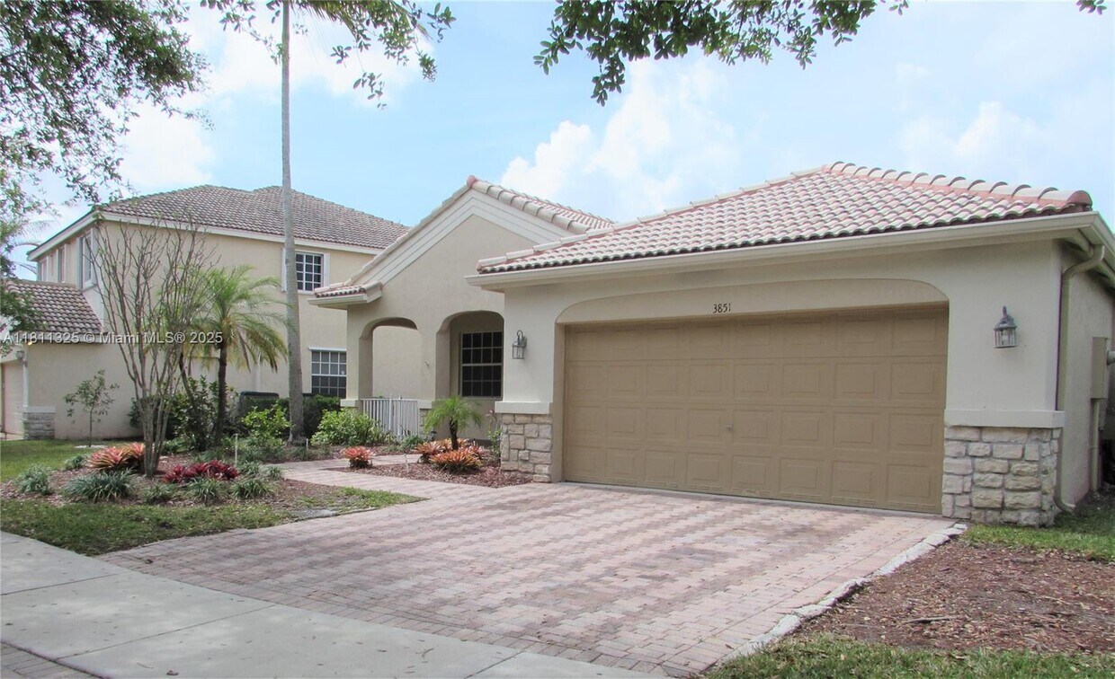 Primary Photo - 3851 Falcon Ridge Cir